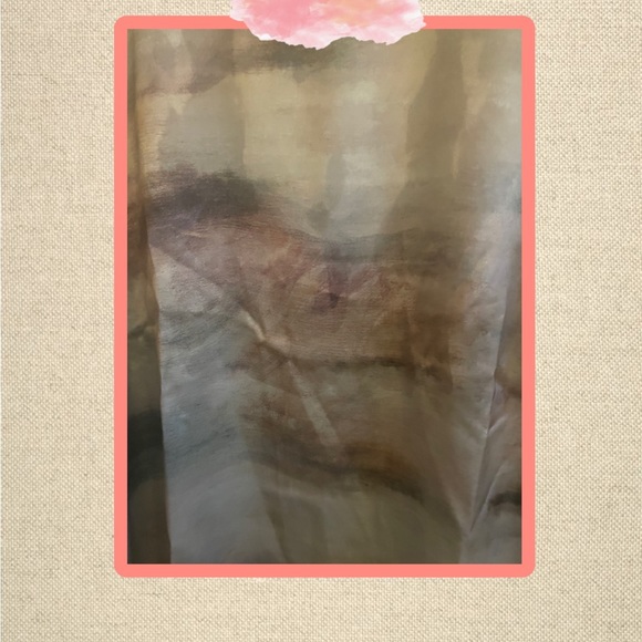 H&M short sleeve silky blouse. Size XL - Picture 4 of 4